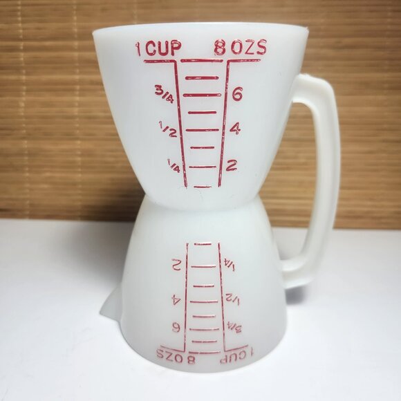 Tupperware Wet/Dry Double Measuring Cup 8 oz. Hourglass 2-Sided Plastic Vintage - Picture 2 of 6